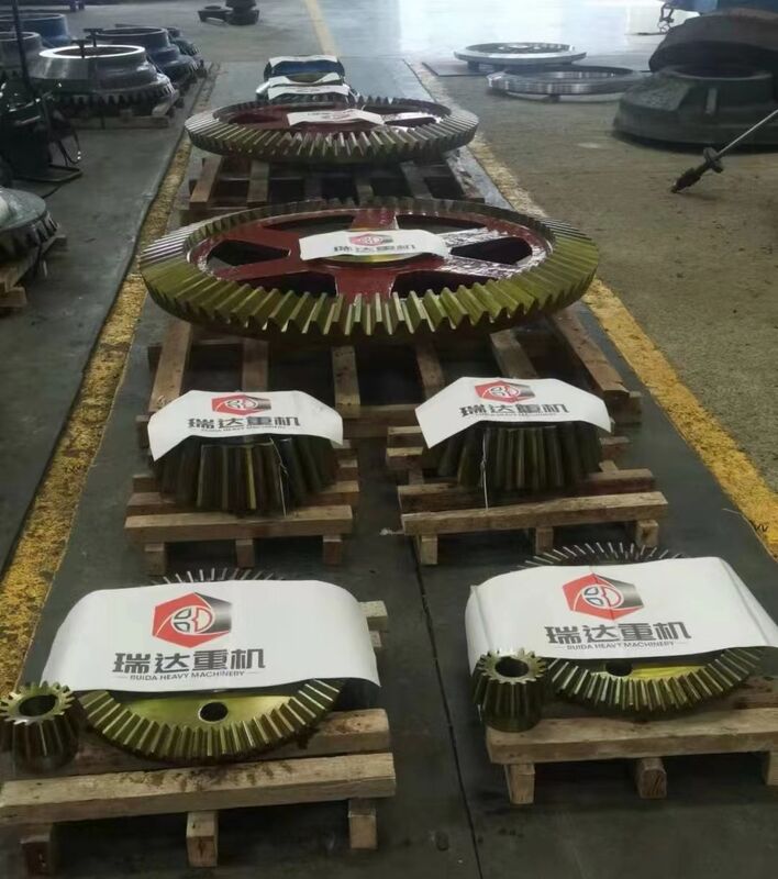 90° açı tork aktarımı için hassas mühendislik ile özelleştirilebilir malzeme spiral bevel gear seti